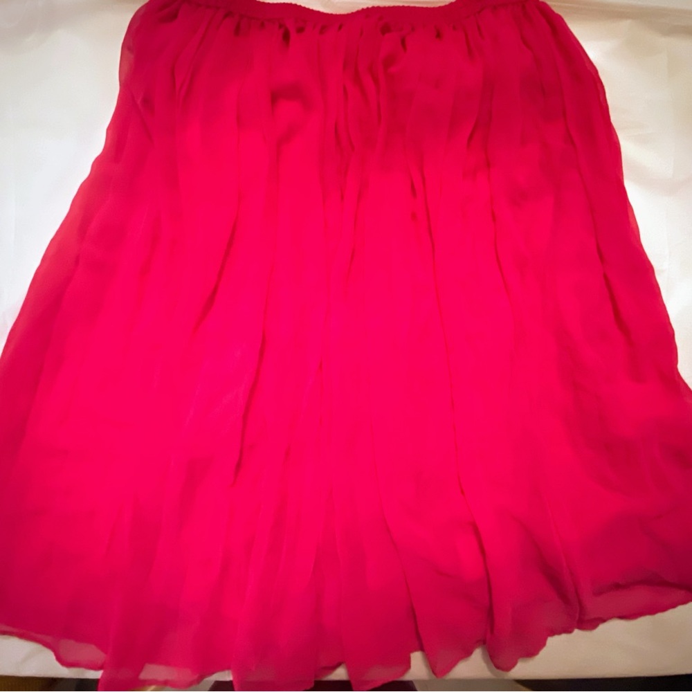 Fuchsia Pink Plus Size Flowing casual pleated skirt.